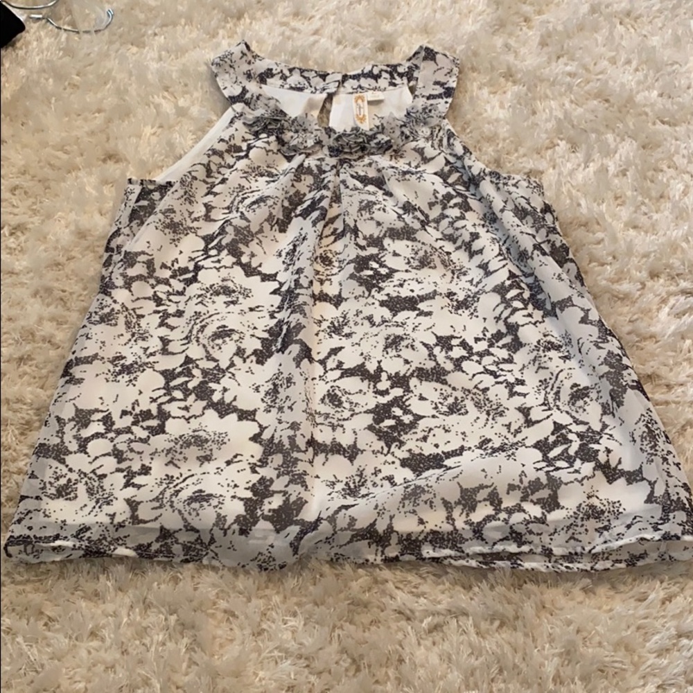 Adiva gray and white chiffon blouse